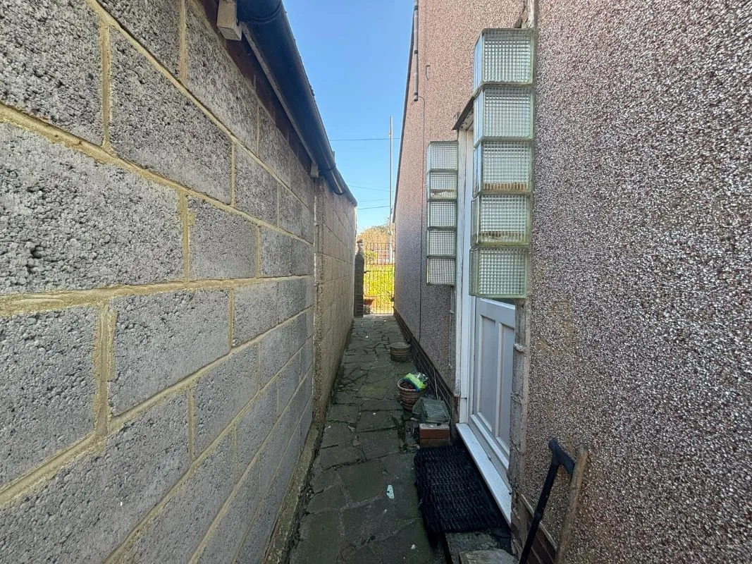 20 Manston Road