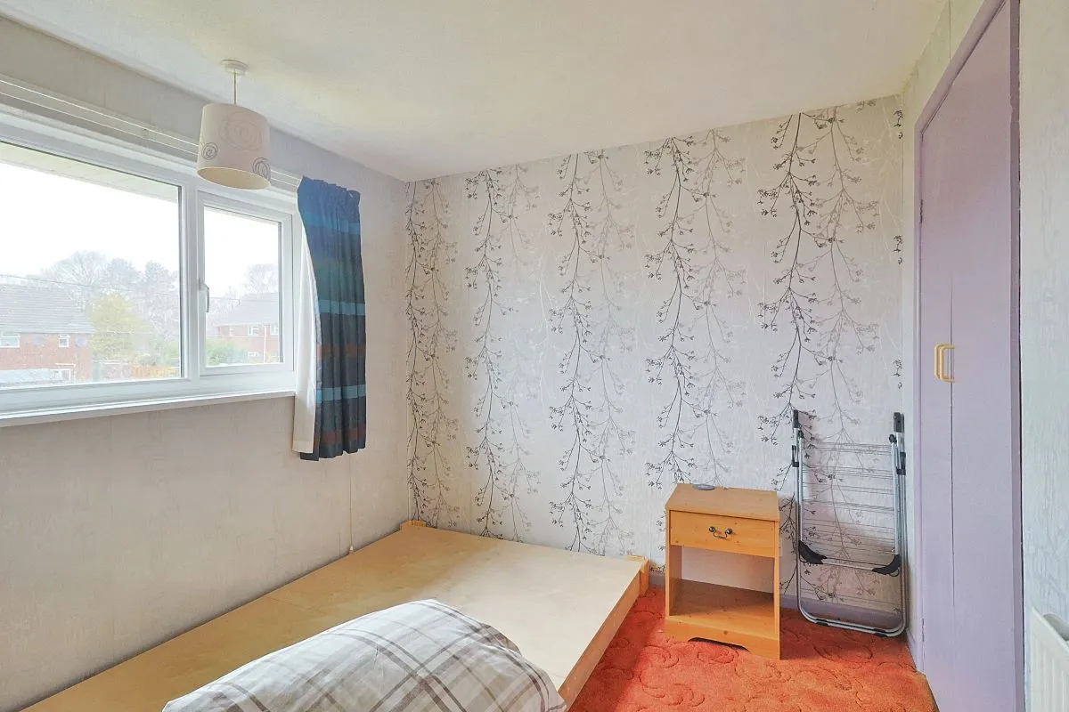 33 Heathlands