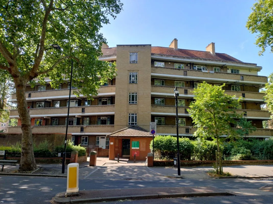 RESI – Flat 16 Pearfield House