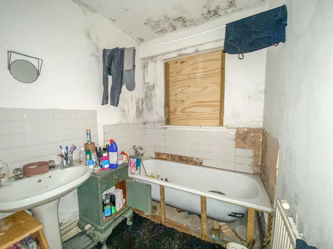4 Laws Street, Pembroke Dock, Dyfed, SA72 6DL