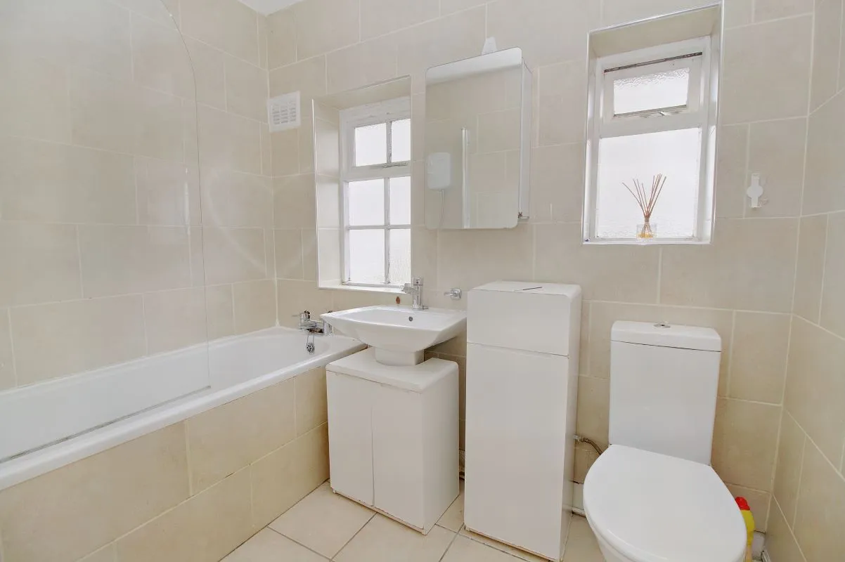 Garway, Liverpool, Merseyside, L25 5LP - Online Auctions
