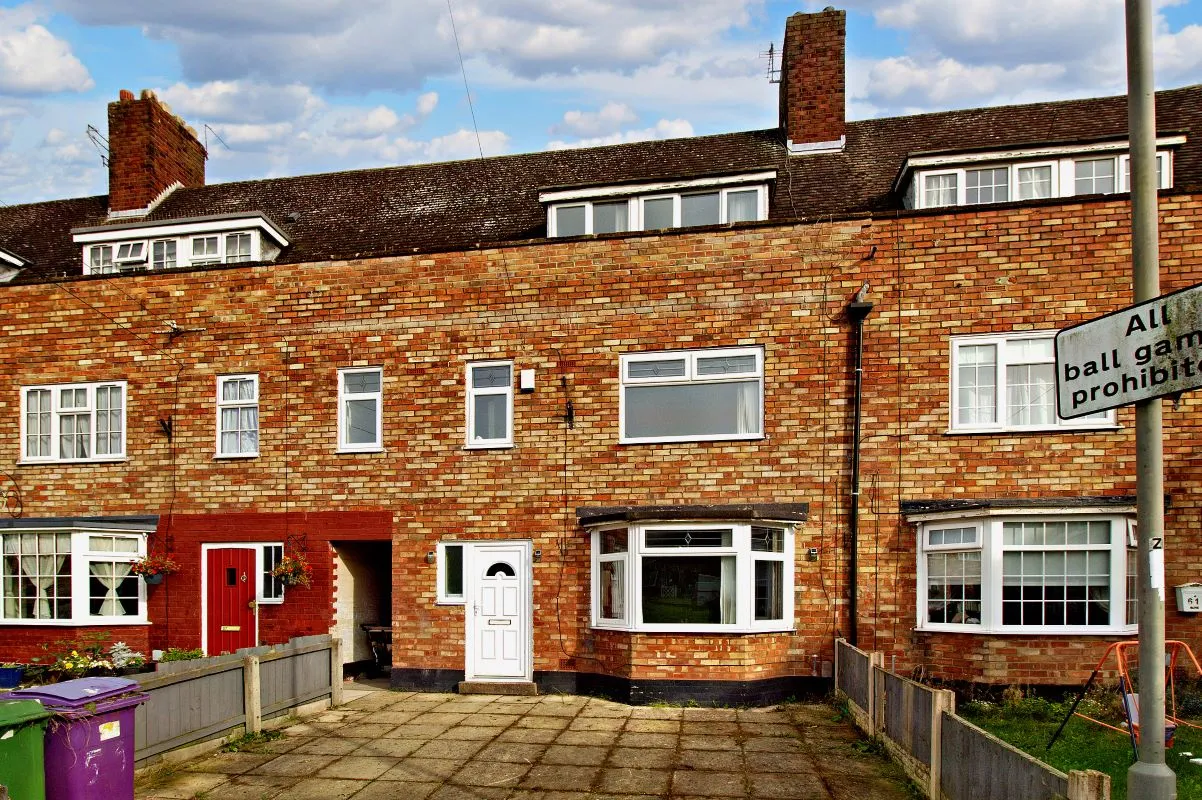 Garway, Liverpool, Merseyside, L25 5LP - Online Auctions