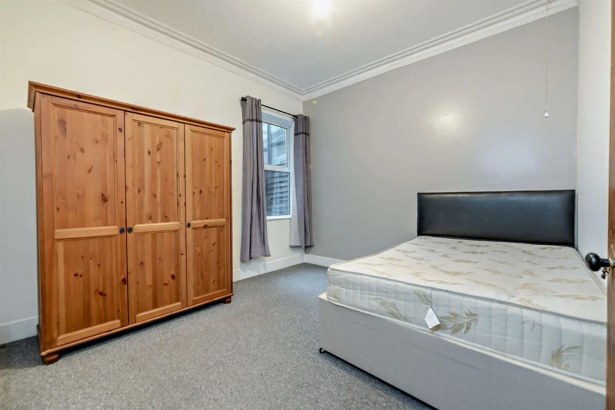 London Road, Reading, Reading, RG1 3PE - Online Auctions
