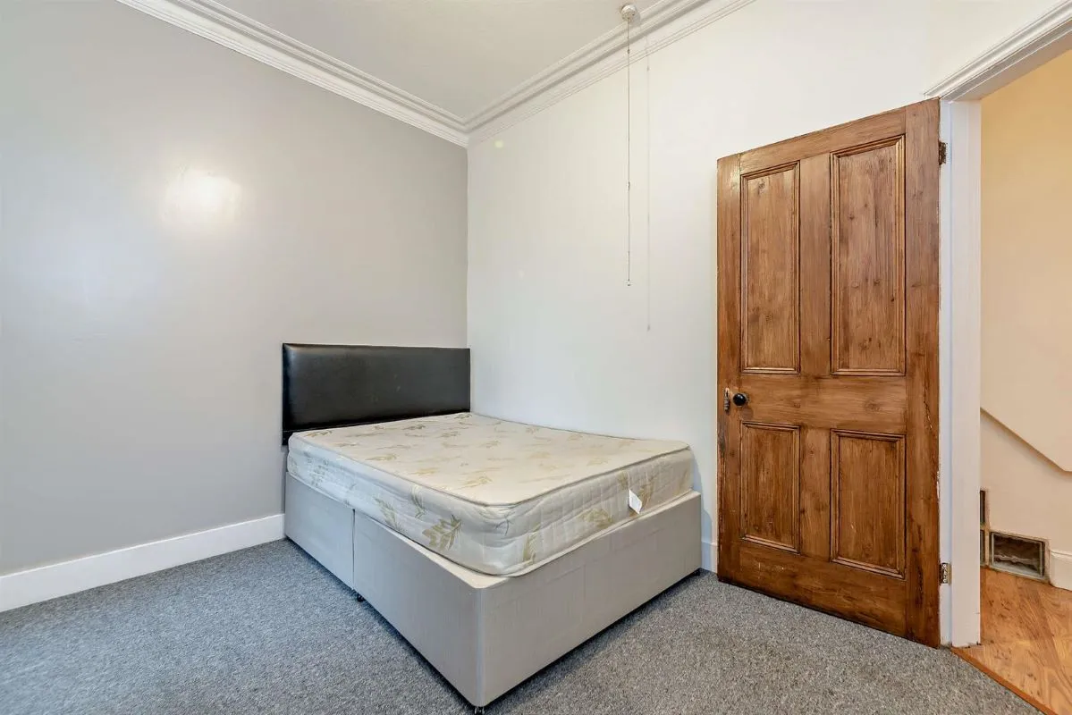 London Road, Reading, Reading, RG1 3PE - Online Auctions