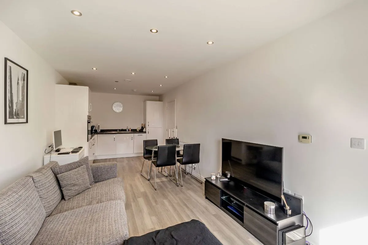 Hayworth House,, Todd Close, Borehamwood, WD6 1AB - Online Auctions