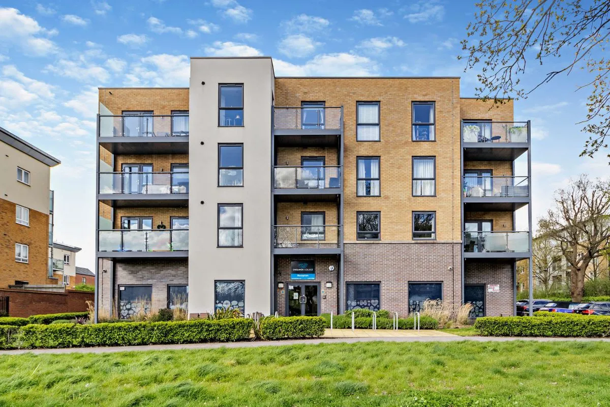 Hayworth House,, Todd Close, Borehamwood, WD6 1AB - Online Auctions