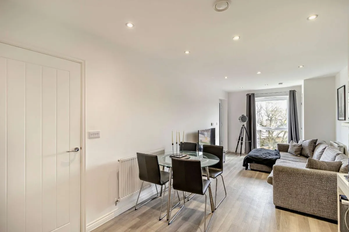 Hayworth House,, Todd Close, Borehamwood, WD6 1AB - Online Auctions