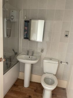 Lot 68 - Flat 19 Vanewood Court, Plunch Lane, Mumbles, Swansea, West Glamorgan, SA3 4JY
