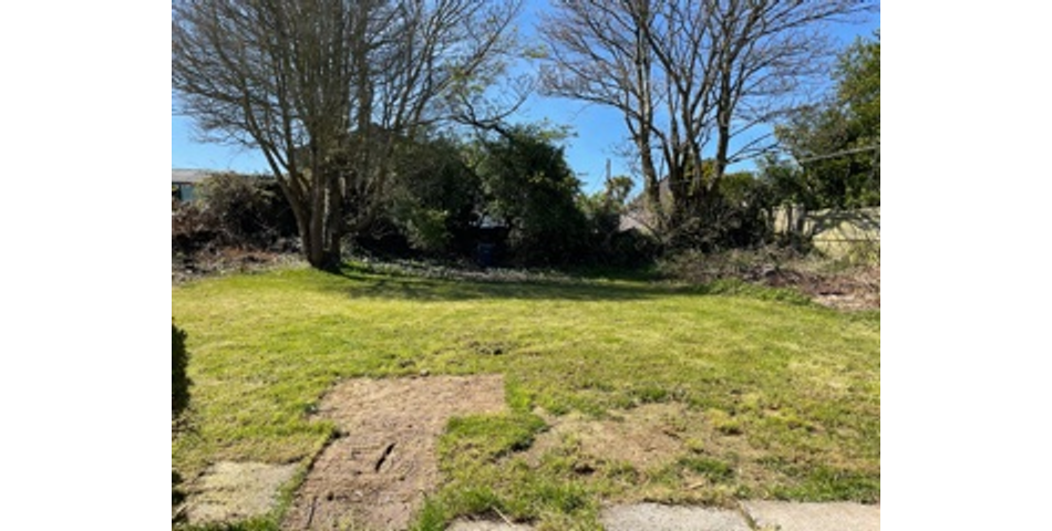 Detached Bungalow in need of Refurbishment in Sea Side Village