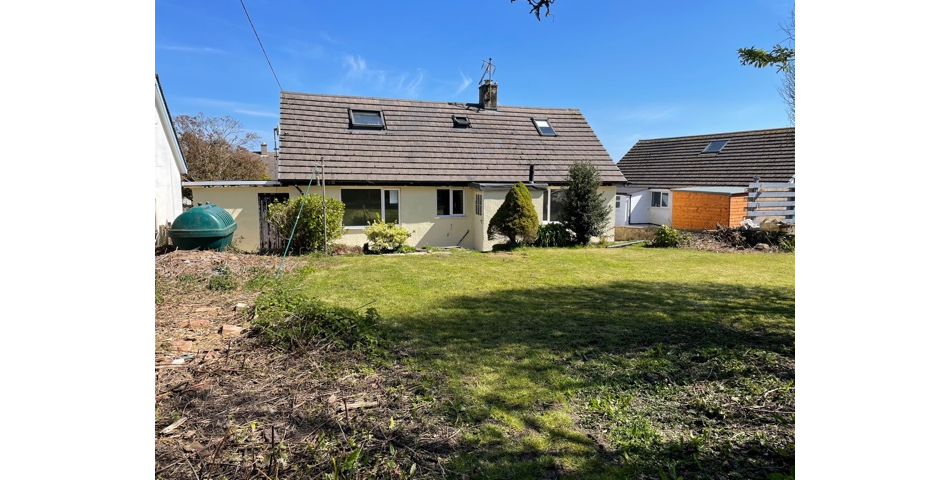 Detached Bungalow in need of Refurbishment in Sea Side Village