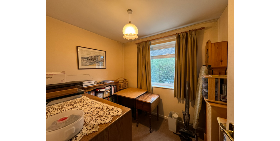 Detached Three-Bedroom Bungalow with Garage