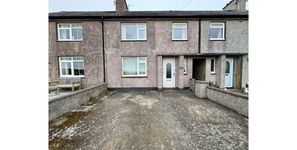 Three-Bedroom Terraced Property with Rural Views