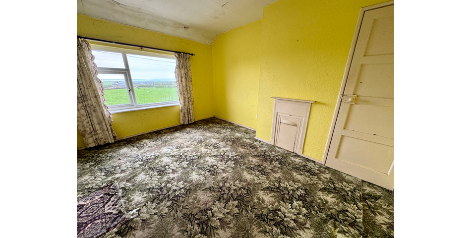 Three-Bedroom Terraced Property with Rural Views