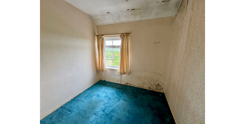 Three-Bedroom Terraced Property with Rural Views