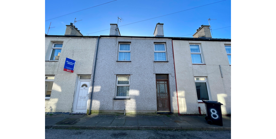 Two Bedroom Terrace House in Need of Modernisation