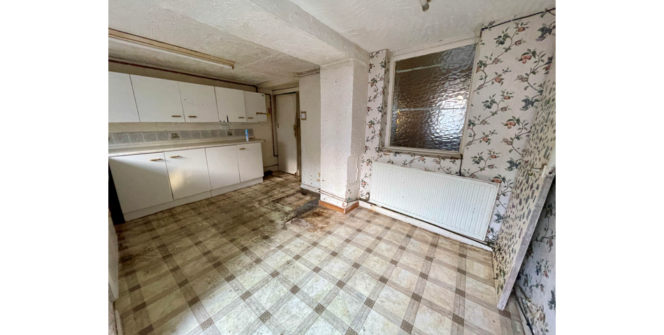 Two Bedroom Terrace House in Need of Modernisation