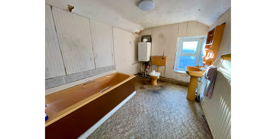 Two Bedroom Terrace House in Need of Modernisation
