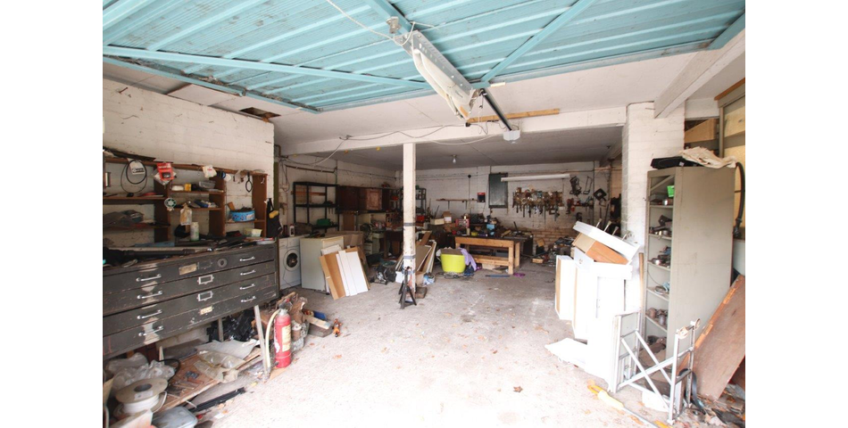Detached Property with Garage/Workshop to the Ground Floor & Accommodation to the First Floor