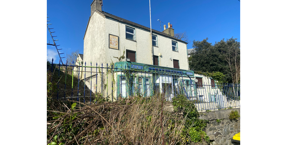Former Public House Close to Waterfront 