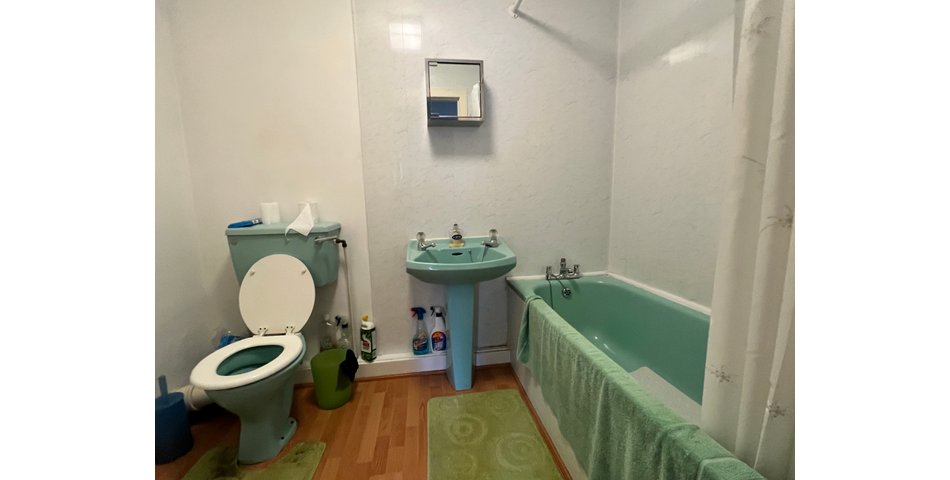 First Floor Apartment Located in Village Centre