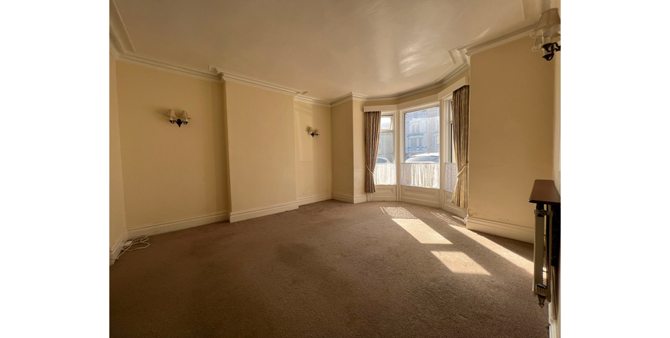 Vacant Investment Property With Off-Road Parking Close to Town Centre