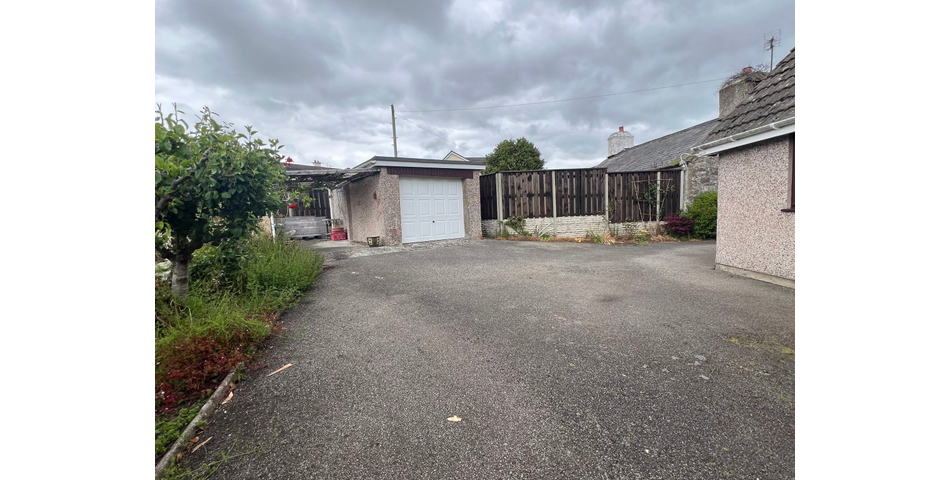 Detached Dormer Bungalow on edge of Village