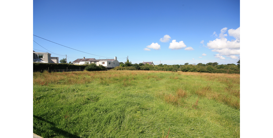 Two Bedroom Cottage with LAND Extending to 1.84 Acres