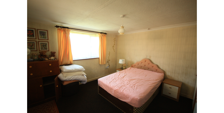 Two Bedroom Cottage with LAND Extending to 1.84 Acres