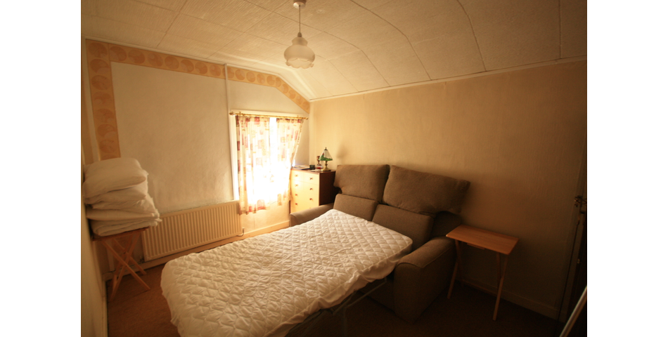 Two Bedroom Cottage with LAND Extending to 1.84 Acres