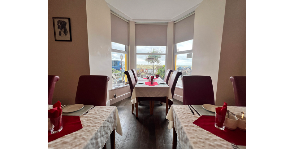Guest House Overlooking the Seafront of Barmouth