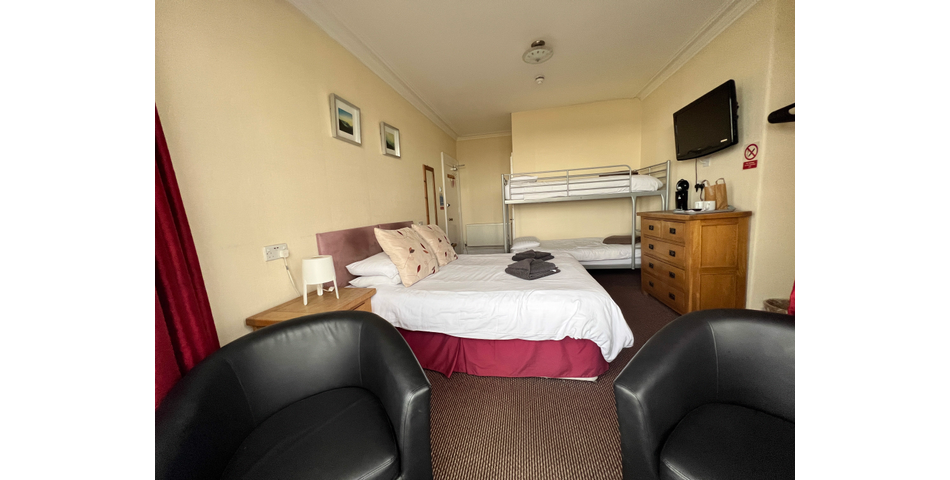 Guest House Overlooking the Seafront of Barmouth
