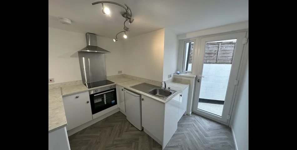 Modernised Mid-Terrace Property