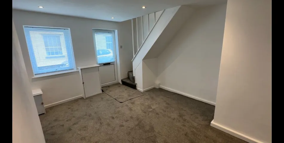 Modernised Mid-Terrace Property