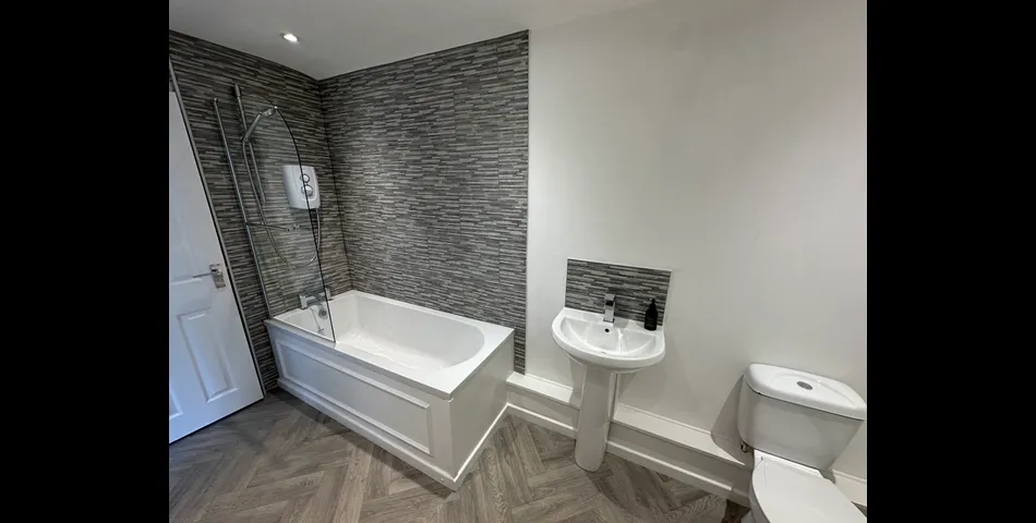 Modernised Mid-Terrace Property