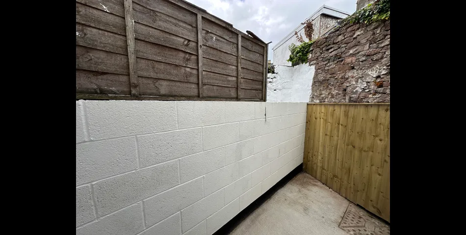 Modernised Mid-Terrace Property
