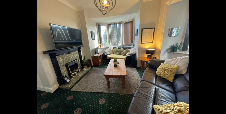 Four Bedroom Detached House with Garden and Garage
