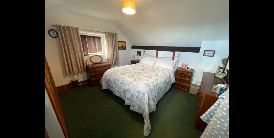 Four Bedroom Detached House with Garden and Garage
