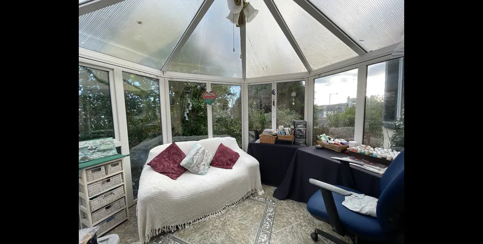 Four Bedroom Detached House with Garden and Garage