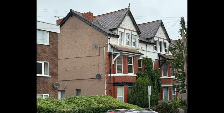 Leasehold Commercial Property (Ground Floors) in a Residential Area