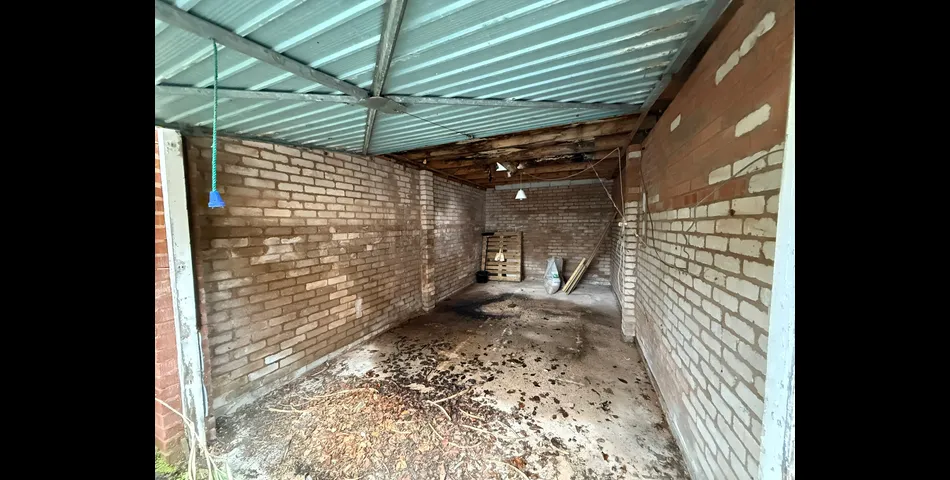 Leasehold Commercial Property (Ground Floors) in a Residential Area