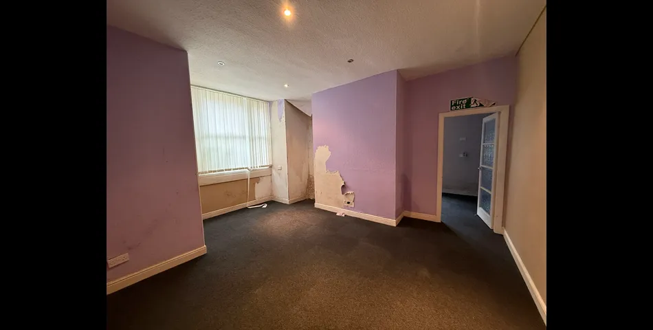 Leasehold Commercial Property (Ground Floors) in a Residential Area