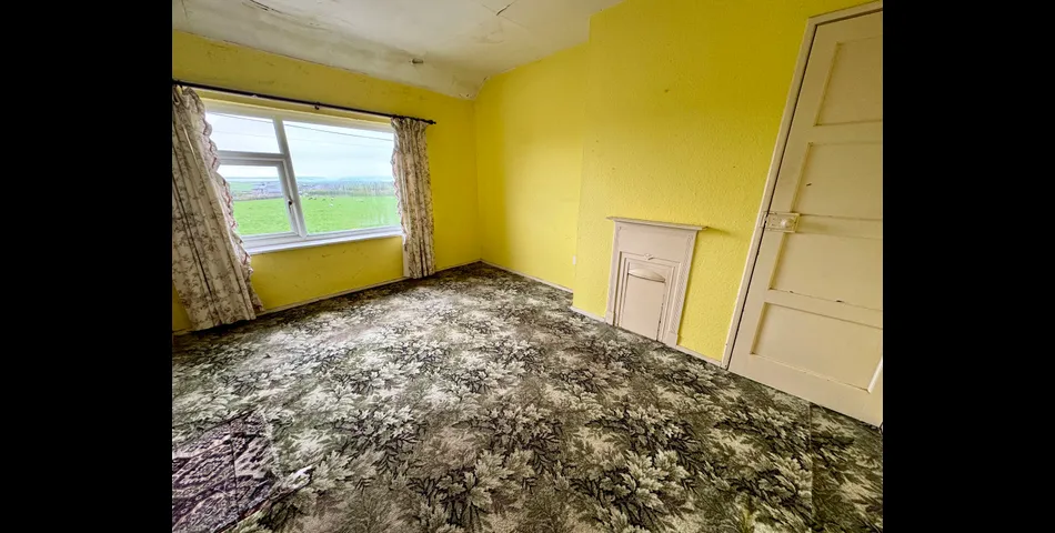 Three-Bedroom Terraced Property with Rural Views