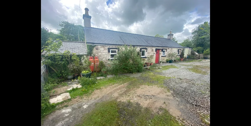 Traditional stone cottage with LAND.