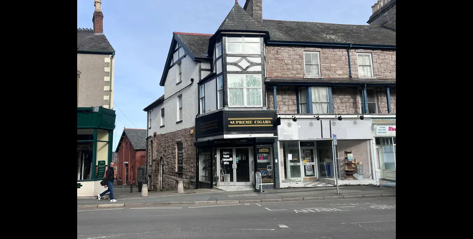 Freehold Mixed-Use Property in Town Centre