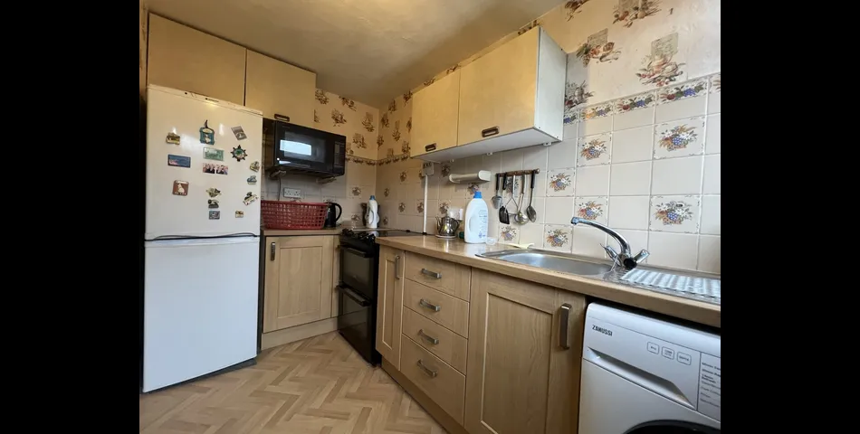 Three-Bedroom House Circa 0.5 of a Mile From Town Centre