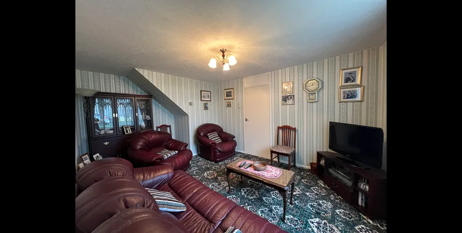 Three-Bedroom House Circa 0.5 of a Mile From Town Centre