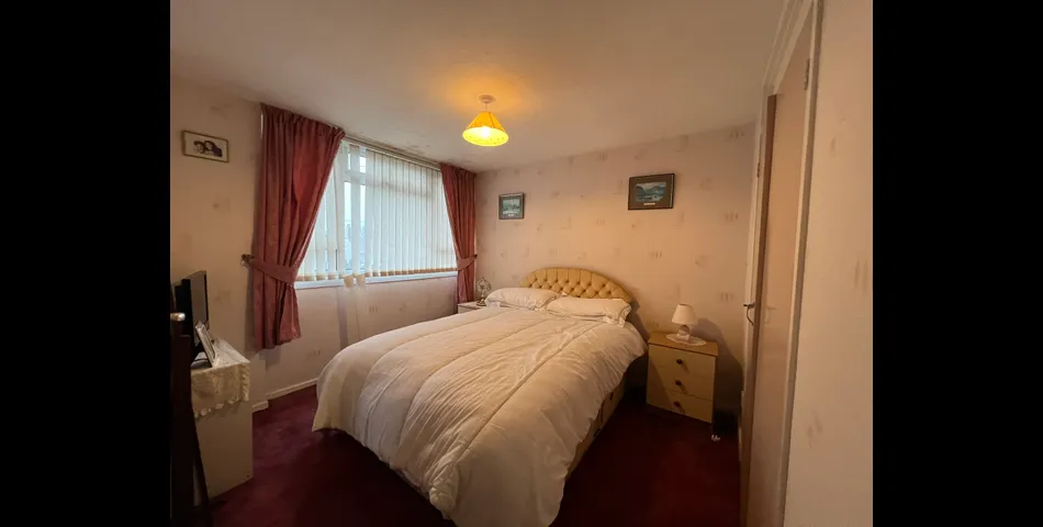Three-Bedroom House Circa 0.5 of a Mile From Town Centre
