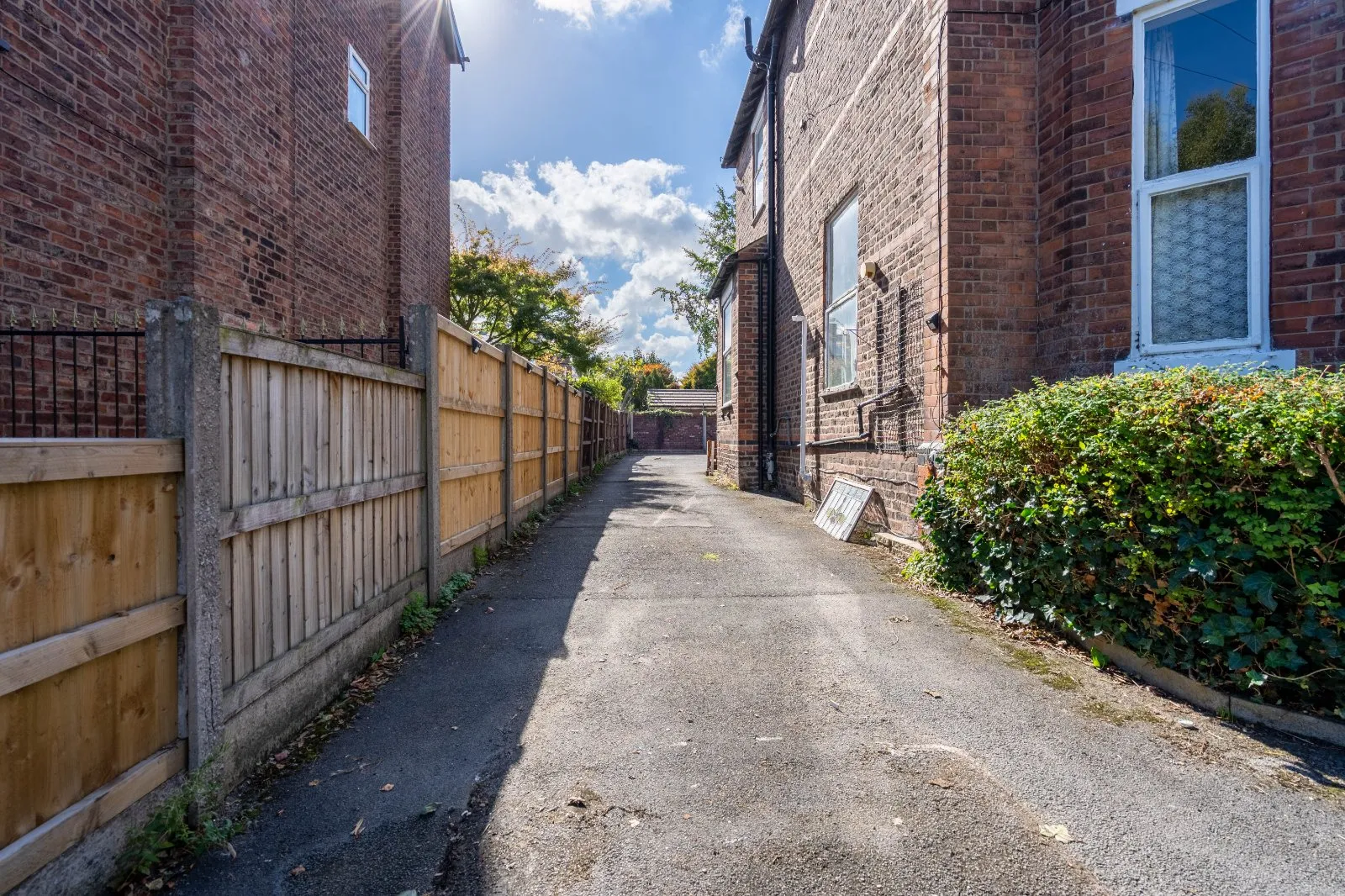 5 bed Semi-Detached