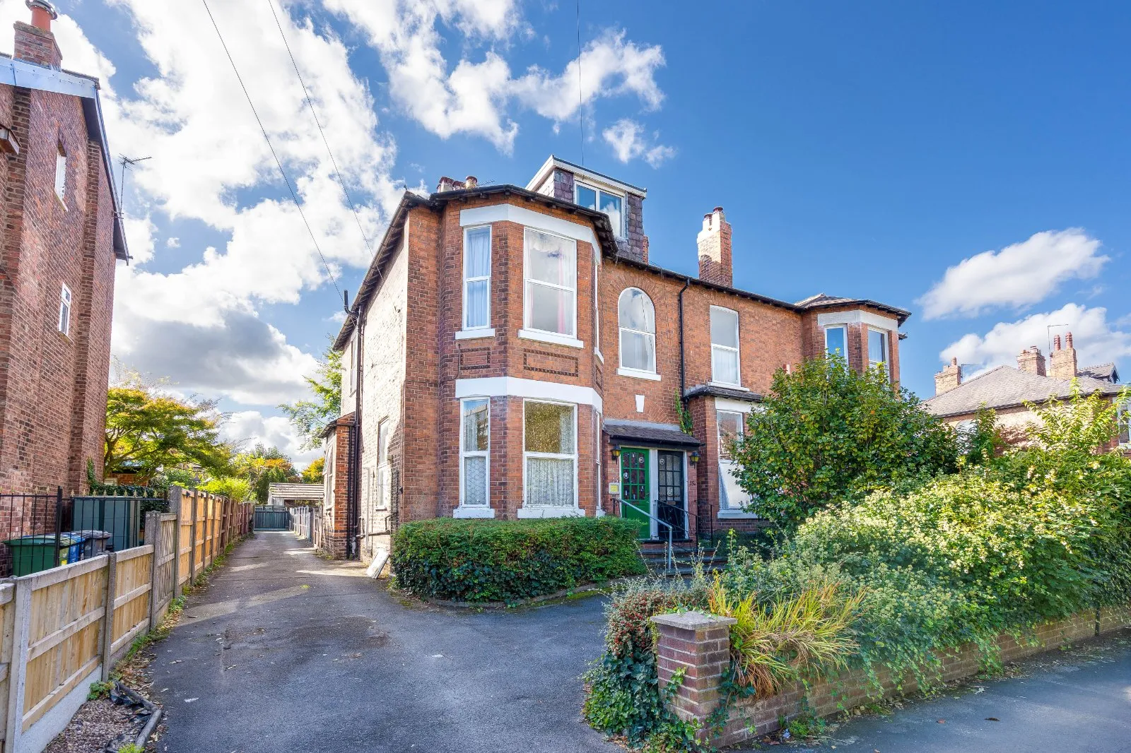 5 bed Semi-Detached