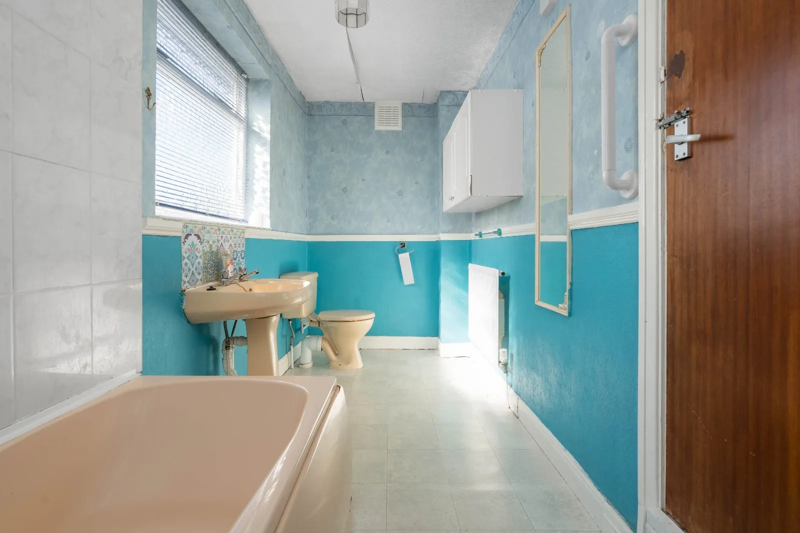 5 bed Semi-Detached